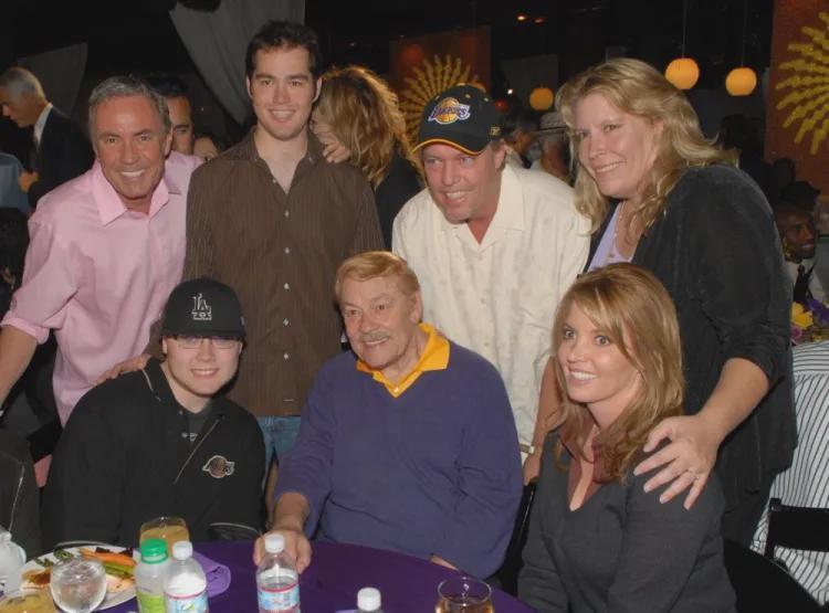 世界杯高清直播平台-害！巴斯家族内斗，詹姆斯无辜躺枪