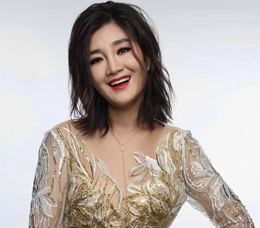 “跳梁小丑”降央卓玛跌落神坛，不会被世界宽容，名誉彻底崩塌