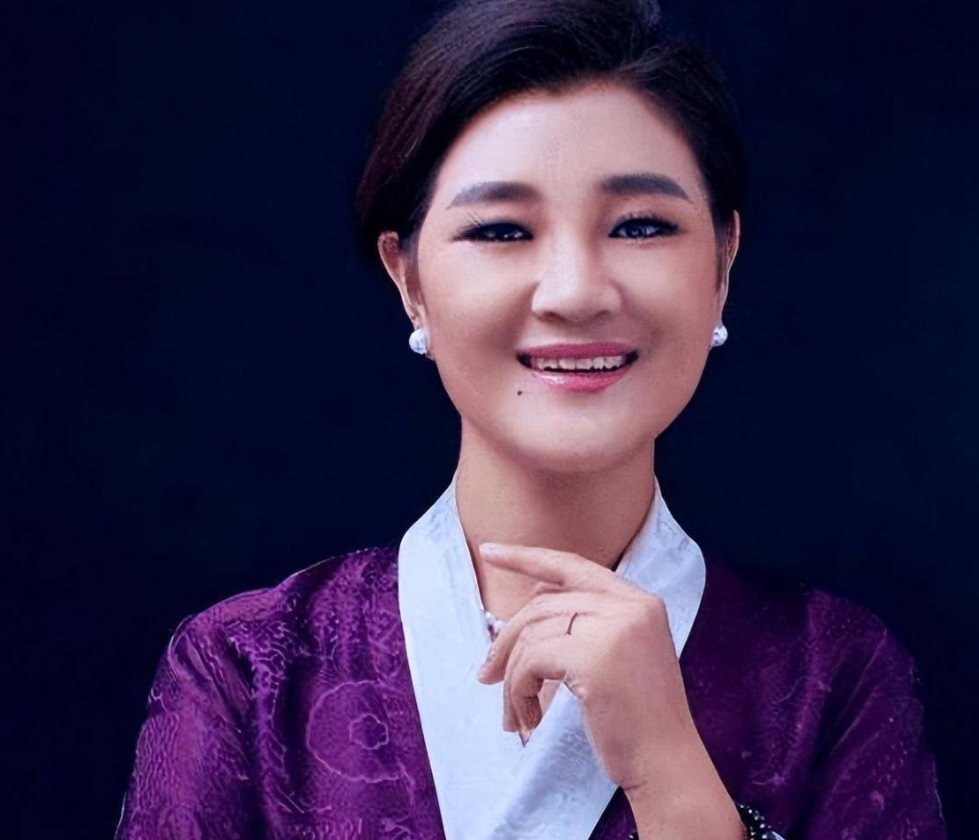 “跳梁小丑”降央卓玛跌落神坛，不会被世界宽容，名誉彻底崩塌