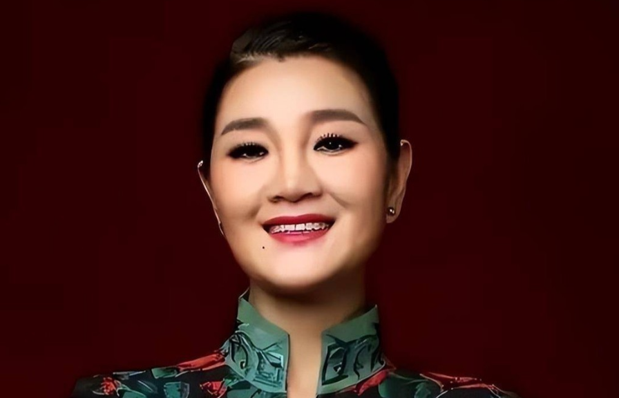 “跳梁小丑”降央卓玛跌落神坛，不会被世界宽容，名誉彻底崩塌