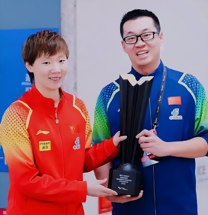 世界杯手机版安装-王曼昱状态下滑原因找到了！那个“体能铠甲”走了，而她独自在扛|孙奇|冠军赛|重庆|大藤沙月|中国女排_新浪体育_新浪新闻